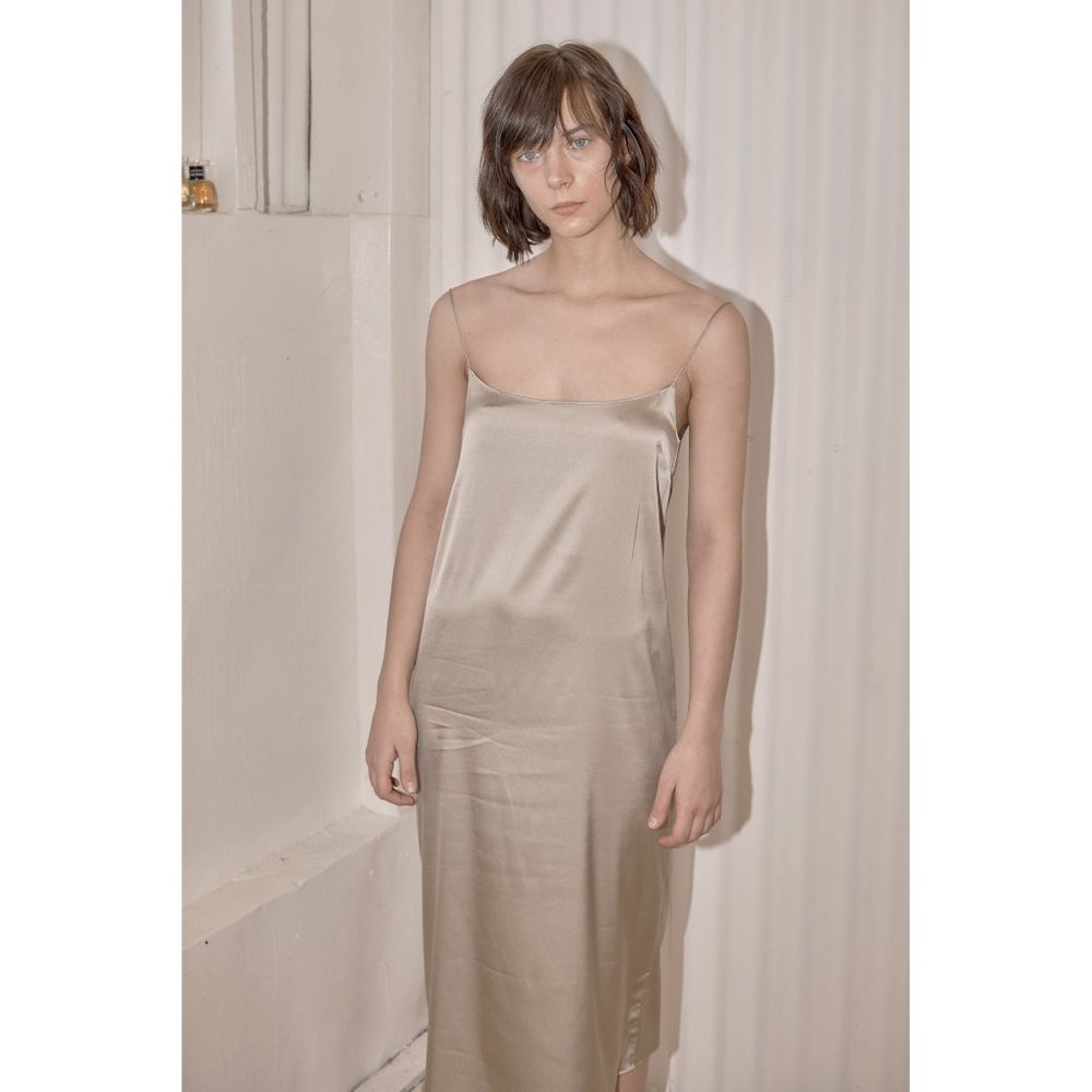 Land of Women Silk Circle Slip in Oyster
